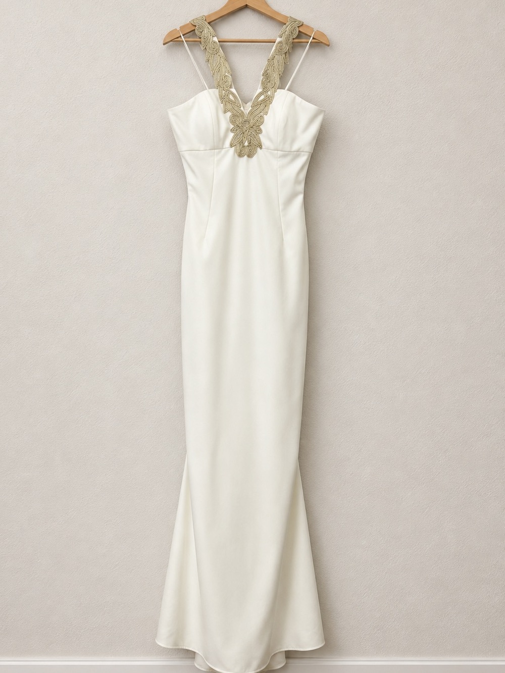 Badgley Mischka Collection Ivory Crepe Floor Sweeping Gown